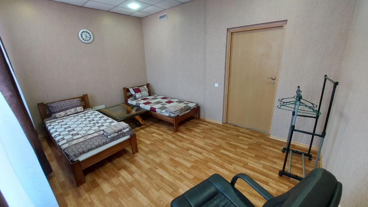 Отель Меридиан Zolotonosha Exterior foto